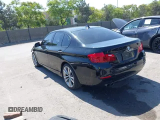 2016 BMW 5 Series 528i z VIN WBA5A5C50GG355305, wystawiony jako IAAI lot #42386374 z przebiegiem 136 439 mil mil oraz . Historia ofert i sprzedaży dostępna na DreamBid. Obrazek 3.