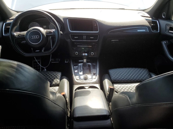 2017 Audi SQ5 Premium Plus z VIN WA1CCAFP1HA044328, wystawiony jako Copart lot #50638465 z przebiegiem 85 512 mil mil oraz Szkoda całkowita • Salvage title. Historia ofert i sprzedaży dostępna na DreamBid. Obrazek 8.