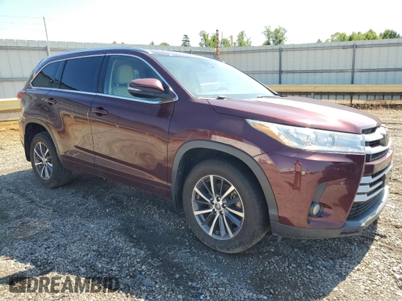 2018 Toyota Highlander SE z VIN 5TDJZRFH9JS825464, wystawiony jako Copart lot #59546165 z przebiegiem 89 655 mil mil oraz Szkoda całkowita • Salvage title. Historia ofert i sprzedaży dostępna na DreamBid. Obrazek 4.