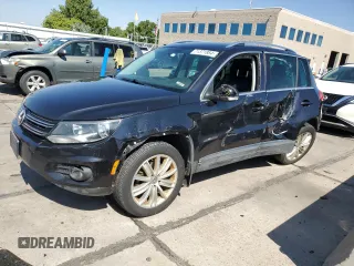 2013 Volkswagen Tiguan S z VIN WVGBV3AX0DW077845, wystawiony jako Copart lot #71371884 z przebiegiem 140 826 mil mil oraz Szkoda całkowita • Salvage title. Historia ofert i sprzedaży dostępna na DreamBid. Obrazek 1.