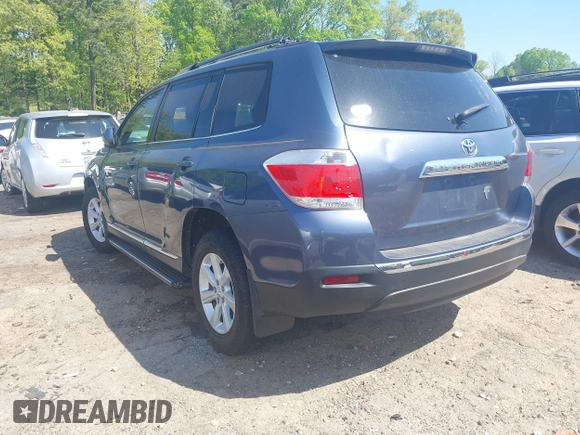 2013 Toyota Highlander with VIN 5TDZA3EH7DS044603, listed as a IAAI auction lot 42019794 with 220,483 mi miles and . Bid and sale history available at DreamBid. Image 3.