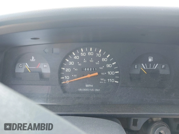 1992 Toyota Pickup z VIN JT4RN81A0N0090921, wystawiony jako IAAI lot #42465321 z przebiegiem 166 211 mil mil oraz . Historia ofert i sprzedaży dostępna na DreamBid. Obrazek 7.