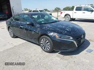 2024 Nissan Altima SV z VIN 1N4BL4DV3RN335742, wystawiony jako IAAI lot #42521869 z przebiegiem 39 505 mil mil oraz . Historia ofert i sprzedaży dostępna na DreamBid. Obrazek 1.