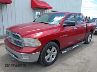2009 Dodge 1500 SLT z VIN 1D3HB13TX9S733173, wystawiony jako IAAI lot #42227371 z przebiegiem 213 553 mil mil oraz . Historia ofert i sprzedaży dostępna na DreamBid. Obrazek 22.