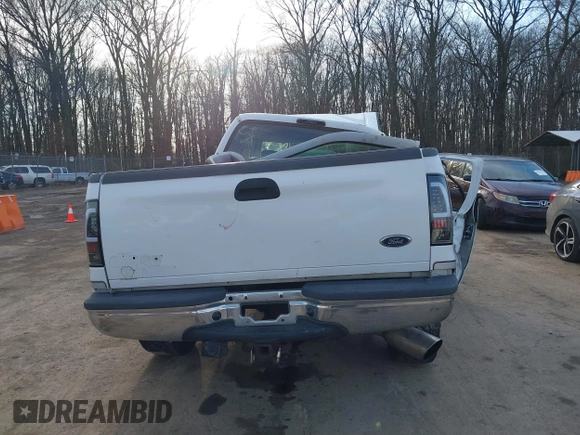 2001 Ford Super Duty F-250 XL with VIN 1FTNX20F01EA81930, listed as a IAAI auction lot 41497045 with 195,620 mi miles. Bid and sale history available at carsss.com. Image 16.