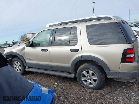 2006 Ford Explorer XLT with VIN 1FMEU73E46UA11137, listed as a IAAI auction lot 41995188 with 166,874 mi miles. Bid and sale history available at carsss.com. Image 15.