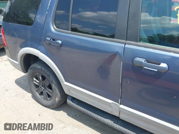 2002 Ford Explorer XLT z VIN 1FMZU73E62ZA22171, wystawiony jako IAAI lot #42600040 z przebiegiem 176 134 mil mil oraz . Historia ofert i sprzedaży dostępna na DreamBid. Obrazek 13.