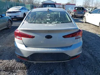 2020 Hyundai Elantra SEL z VIN 5NPD84LF6LH547993, wystawiony jako IAAI lot #41036804 z przebiegiem 72 360 mil mil oraz . Historia ofert i sprzedaży dostępna na DreamBid. Obrazek 17.