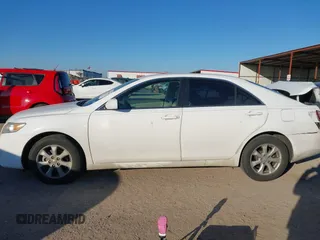 2011 Toyota Camry LE z VIN 4T4BF3EK4BR201724, wystawiony jako IAAI lot #41151679 z przebiegiem 155 972 mil mil oraz . Historia ofert i sprzedaży dostępna na DreamBid. Obrazek 14.