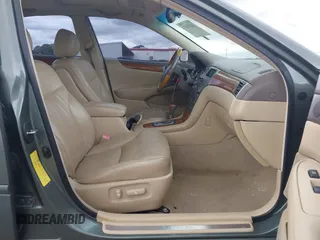 2006 Lexus ES 330 with VIN JTHBA30G465162227, listed as a IAAI auction lot 42074881 with 235,853 mi miles. Bid and sale history available at carsss.com. Image 5.