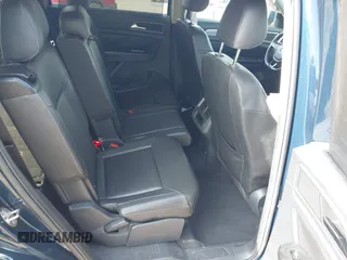 2018 Volkswagen Atlas SE with VIN 1V2CR2CA1JC561003, listed as a IAAI auction lot 42556798 with 124,147 mi miles and . Bid and sale history available at DreamBid. Image 8.