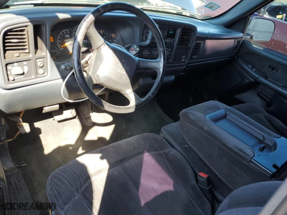 1999 Chevrolet Silverado 1500 LS with VIN 2GCEC19VXX1268389, listed as a Copart auction lot 50340045 with 295,779 mi miles and Salvage Title. Bid and sale history available at carsss.com. Image 8.