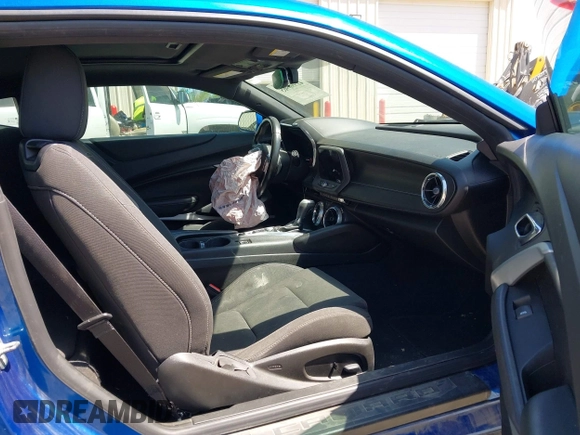 2018 Chevrolet Camaro 1LT z VIN 1G1FB1RS5J0101768, wystawiony jako IAAI lot #41990965 z przebiegiem 82 492 mil mil oraz . Historia ofert i sprzedaży dostępna na DreamBid. Obrazek 5.