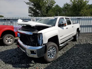 2019 Chevrolet Silverado 3500HD LTZ with VIN 1GC4KXCY3KF174005, listed as a Copart auction lot 69627874 with 0 mi miles and Salvage Title. Bid and sale history available at carsss.com. Image 1.
