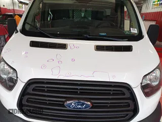 2016 Ford Transit Cargo z VIN 1FTYE1YM4GKA89538, wystawiony jako IAAI lot #42679120 z przebiegiem 223 958 mil mil oraz . Historia ofert i sprzedaży dostępna na DreamBid. Obrazek 18.