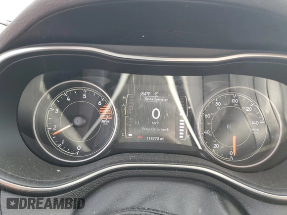 2019 Jeep Cherokee Latitude z VIN 1C4PJMCB2KD330721, wystawiony jako Copart lot #58840055 z przebiegiem 114 770 mil mil oraz Szkoda całkowita • Salvage title. Historia ofert i sprzedaży dostępna na DreamBid. Obrazek 9.