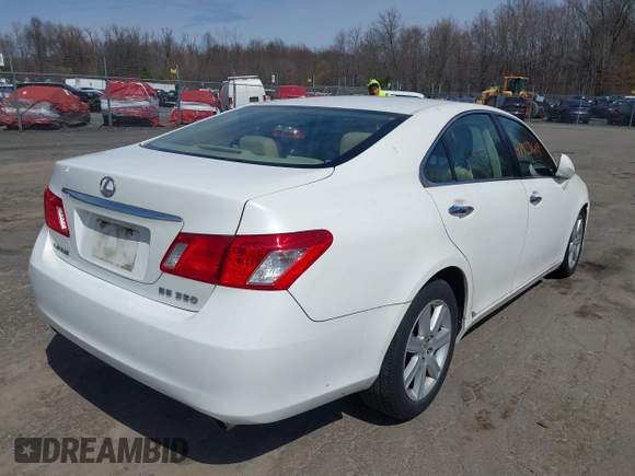 2007 Lexus ES 350 with VIN JTHBJ46G672014547, listed as a IAAI auction lot 41933609 with 270,946 mi miles. Bid and sale history available at carsss.com. Image 4.
