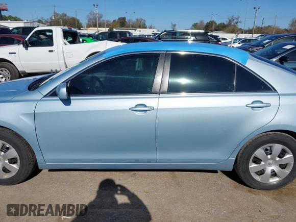2009 Toyota Camry z VIN 4T1BE46K29U867007, wystawiony jako IAAI lot #41229889 z przebiegiem 183 366 mil mil oraz . Historia ofert i sprzedaży dostępna na DreamBid. Obrazek 14.