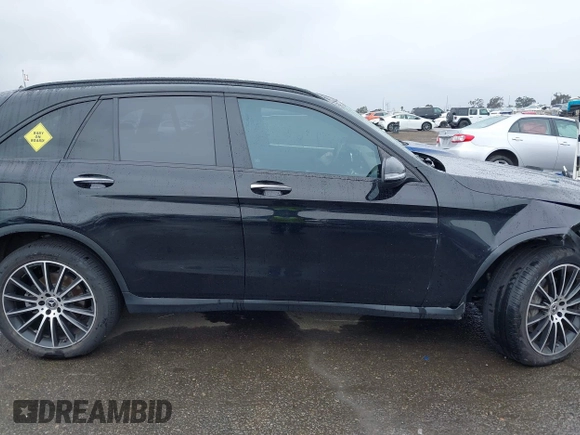 2017 Mercedes-Benz GLC with VIN WDC0G4JB6HV006073, listed as a IAAI auction lot 41512507 with 84,215 mi miles. Bid and sale history available at carsss.com. Image 13.