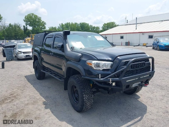 2018 Toyota Tacoma SR with VIN 3TMCZ5AN4JM154350, listed as a IAAI auction lot 39914800 with 79,003 mi miles. Bid and sale history available at carsss.com. Image 1.