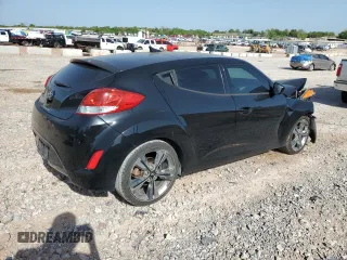 2016 Hyundai Veloster z VIN KMHTC6AD1GU293530, wystawiony jako Copart lot #53137985 z przebiegiem 151 003 mil mil oraz Szkody całkowita. Historia ofert i sprzedaży dostępna na DreamBid. Obrazek 3.