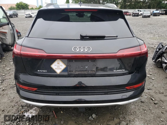 2021 Audi e-tron Prestige z VIN WA1VAAGE2MB004310, wystawiony jako Copart lot #60638165 z przebiegiem 34 576 mil mil oraz Szkoda całkowita • Salvage title. Historia ofert i sprzedaży dostępna na DreamBid. Obrazek 6.