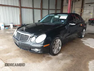 2008 Mercedes-Benz E 350 Luxury z VIN WDBUF56X68B250214, wystawiony jako IAAI lot #42203229 z przebiegiem 122 753 mil mil oraz . Historia ofert i sprzedaży dostępna na DreamBid. Obrazek 2.