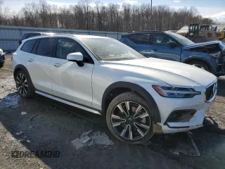 2021 Volvo V60 z VIN YV4102WK1M1074808, wystawiony jako Copart lot #42506854 z przebiegiem Nie podano mil oraz . Historia ofert i sprzedaży dostępna na DreamBid. Obrazek 4.