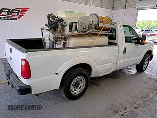 2014 Ford F-350 XL z VIN 1FTBF3A65EEB30118, wystawiony jako IAAI lot #42731343 z przebiegiem 114 298 mil mil oraz . Historia ofert i sprzedaży dostępna na DreamBid. Obrazek 35.