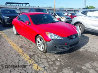 2012 Hyundai Genesis Coupe 2.0T z VIN KMHHT6KD1CU073853, wystawiony jako IAAI lot #42238495 z przebiegiem 133 009 mil mil oraz . Historia ofert i sprzedaży dostępna na DreamBid. Obrazek 1.