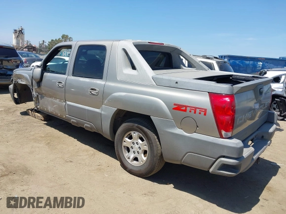 2002 Chevrolet Avalanche z VIN 3GNEC13T62G131044, wystawiony jako IAAI lot #42304494 z przebiegiem 378 090 mil mil oraz . Historia ofert i sprzedaży dostępna na DreamBid. Obrazek 3.