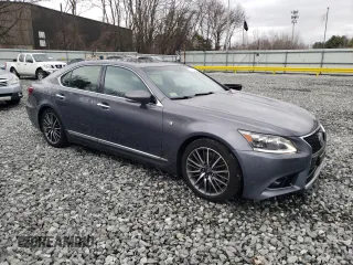 2013 Lexus LS 460 z VIN JTHCL5EF2D5016402, wystawiony jako Copart lot #50874525 z przebiegiem 104 131 mil mil oraz Czysty tytuł • Clean title. Historia ofert i sprzedaży dostępna na DreamBid. Obrazek 4.