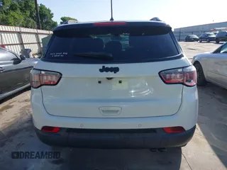 2018 Jeep Compass Latitude with VIN 3C4NJCBB3JT407981, listed as a IAAI auction lot 41998122 with 82,220 mi miles and . Bid and sale history available at DreamBid. Image 16.