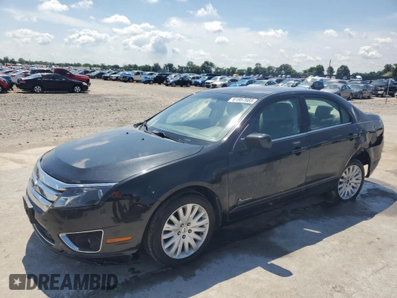 2010 Ford Fusion Hybrid z VIN 3FADP0L36AR176691, wystawiony jako Copart lot #61957685 z przebiegiem 105 452 mil mil oraz Czysty tytuł • Clean title. Historia ofert i sprzedaży dostępna na DreamBid. Obrazek 1.