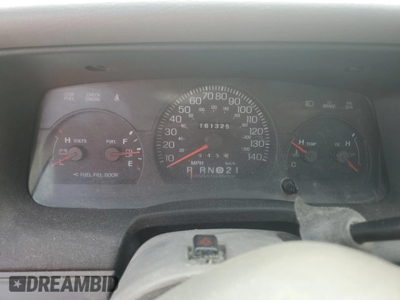 1998 Ford Crown Victoria Police z VIN 2FAFP71W7WX124185, wystawiony jako Copart lot #66187024 z przebiegiem 161 325 mil mil oraz Szkody całkowita. Historia ofert i sprzedaży dostępna na DreamBid. Obrazek 9.