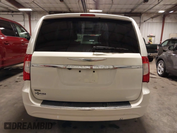 2012 Chrysler Town & Country Touring with VIN 2C4RC1BG3CR337593, listed as a IAAI auction lot 41752894 with 172,169 mi miles. Bid and sale history available at carsss.com. Image 17.