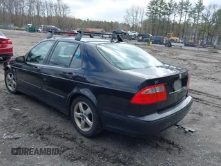 2005 Saab 9-5 Aero with VIN YS3EH49G353510718, listed as a IAAI auction lot 42031682 with 152,877 mi miles. Bid and sale history available at carsss.com. Image 3.