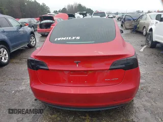 2018 Tesla Model 3 Long Range Battery z VIN 5YJ3E1EB7JF135199, wystawiony jako IAAI lot #41580853 z przebiegiem 131 774 mil mil oraz . Historia ofert i sprzedaży dostępna na DreamBid. Obrazek 16.