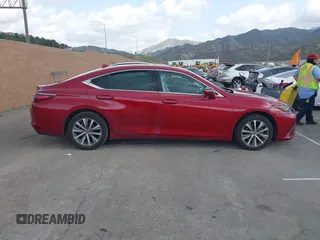 2019 Lexus ES with VIN 58ABZ1B15KU023025, listed as a IAAI auction lot 41913830 with 49,694 mi miles. Bid and sale history available at carsss.com. Image 13.