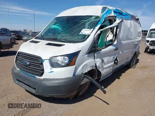 2018 Ford Transit z VIN 1FTYR2CM5JKA51972, wystawiony jako IAAI lot #36489006 z przebiegiem 129 736 mil mil oraz . Historia ofert i sprzedaży dostępna na DreamBid. Obrazek 2.