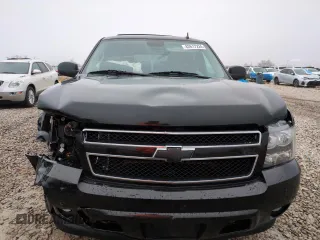 2014 Chevrolet Tahoe LT z VIN 1GNSKBE06ER131287, wystawiony jako Copart lot #82617224 z przebiegiem 138 880 mil mil oraz Szkoda całkowita • Salvage title. Historia ofert i sprzedaży dostępna na DreamBid. Obrazek 5.