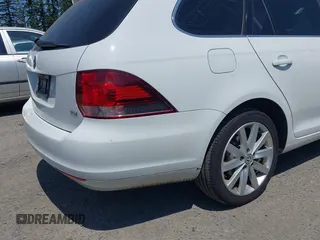 2014 Volkswagen Jetta TDI w/Sunroof & Nav with VIN 3VWPL7AJ2EM615172, listed as a IAAI auction lot 42809695 with 116,599 mi miles and . Bid and sale history available at DreamBid. Image 6.