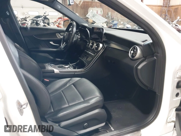2021 Mercedes-Benz C 300 z VIN W1KWF8EB4MR633044, wystawiony jako IAAI lot #42360676 z przebiegiem 109 484 mil mil oraz . Historia ofert i sprzedaży dostępna na DreamBid. Obrazek 5.