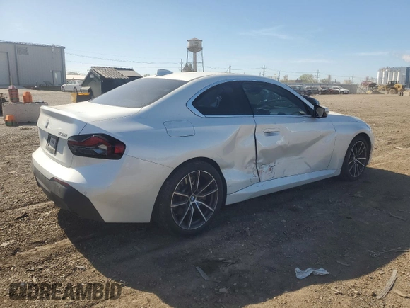 2022 BMW 2 Series 230i z VIN 3MW23CM02N8C58509, wystawiony jako Copart lot #56435025 z przebiegiem 34 383 mil mil oraz Szkoda całkowita • Salvage title. Historia ofert i sprzedaży dostępna na DreamBid. Obrazek 3.