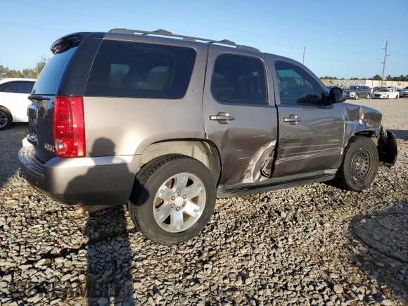 2011 GMC Yukon SLT with VIN 1GKS1CE05BR270876, listed as a Copart auction lot 75906934 with 215,964 mi miles and Salvage Title. Bid and sale history available at carsss.com. Image 3.