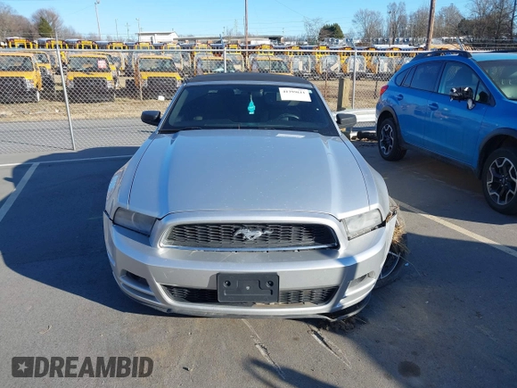 2014 Ford Mustang V6 с VIN 1ZVBP8EM8E5264833, выставлен на аукционе IAAI как лот 41399611 с пробегом 184 439 миль миль и . История ставок и продаж доступна на DreamBid. Изображение 12.