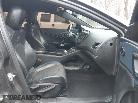 2015 Chrysler 200 S with VIN 1C3CCCBB2FN542480, listed as a IAAI auction lot 41749285 with 164,316 mi miles. Bid and sale history available at carsss.com. Image 5.