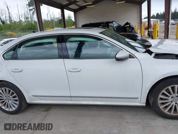 2016 Volkswagen Passat SE z VIN 1VWBT7A32GC057162, wystawiony jako IAAI lot #42287908 z przebiegiem 32 127 mil mil oraz . Historia ofert i sprzedaży dostępna na DreamBid. Obrazek 14.