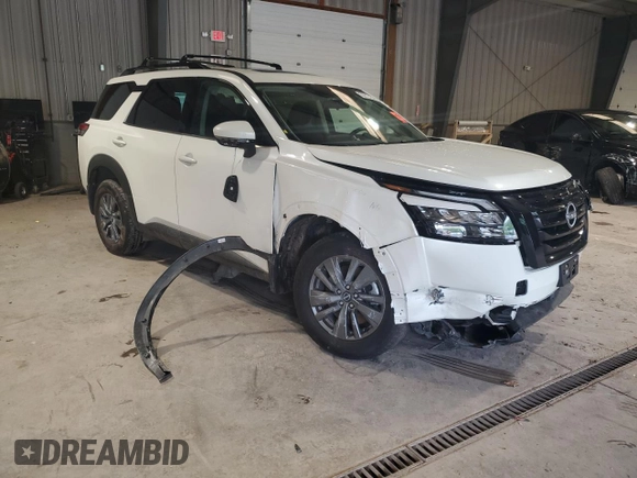 2023 Nissan Pathfinder SV z VIN 5N1DR3BD1PC261313, wystawiony jako Copart lot #55912155 z przebiegiem 13 527 mil mil oraz Szkoda całkowita • Salvage title. Historia ofert i sprzedaży dostępna na DreamBid. Obrazek 4.