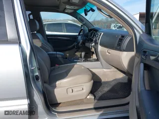2004 Toyota 4Runner Limited with VIN JTEBU17R040024341, listed as a IAAI auction lot 41595284 with 316,162 mi miles. Bid and sale history available at carsss.com. Image 5.